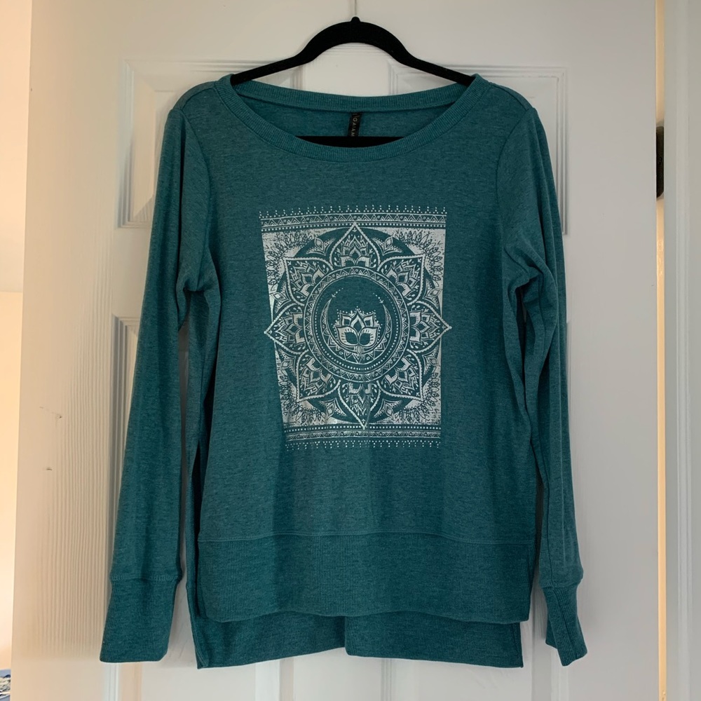 Gaiam top with slits